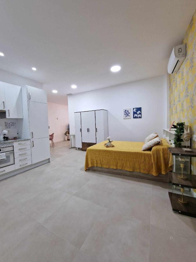 Moderno Apartamento 3 En Calle Marmoles *